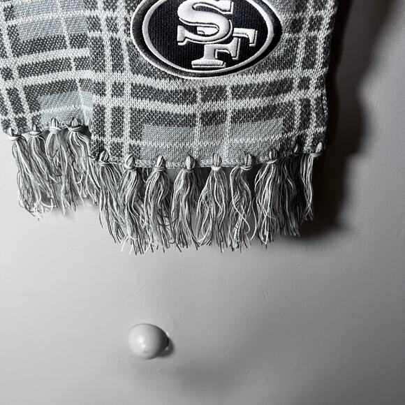 San Francisco 49ers Scarf WEAR by Erin Andrews Plaid Gray Fringe NFL One Size - Picture 4 of 5